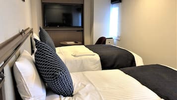 Superior Twin Room, Smoking | Desk, free WiFi, bed sheets