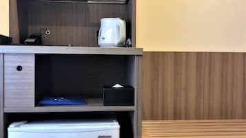Superior Twin Room, Smoking | Desk, free WiFi, bed sheets