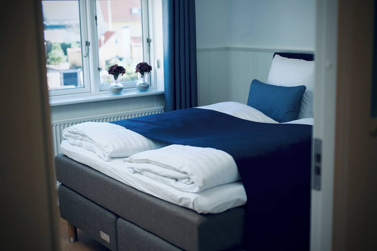 Double Room | WiFi (free), bed sheets