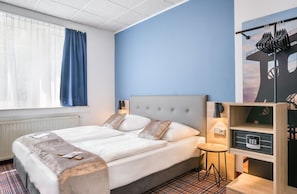 Hypo-allergenic bedding, in-room safe, blackout drapes, soundproofing - Hotel Ambassador Essen (Essen)