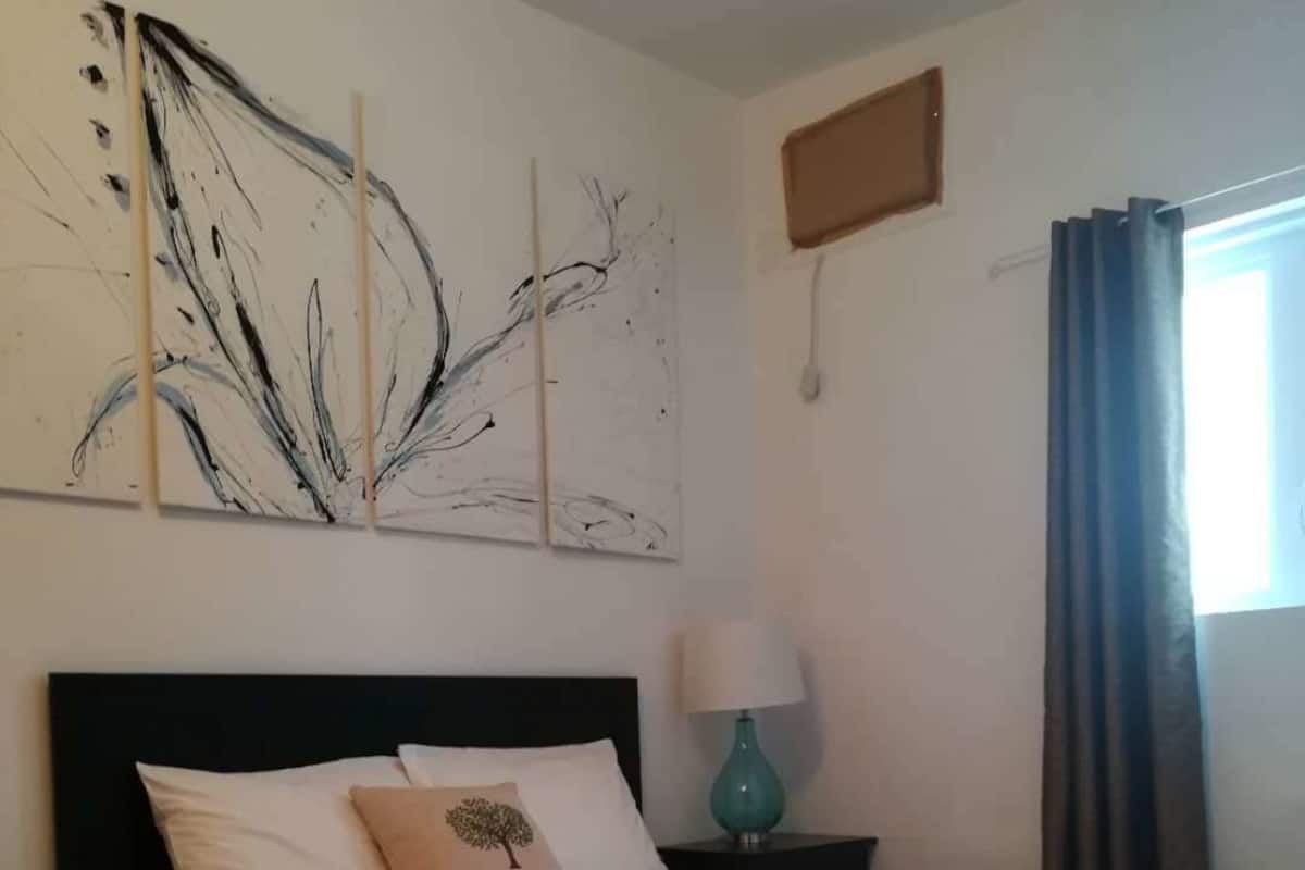 Loft, 1 cama de matrimonio | Ropa de cama de alta calidad, escritorio, cortinas opacas y ropa de cama