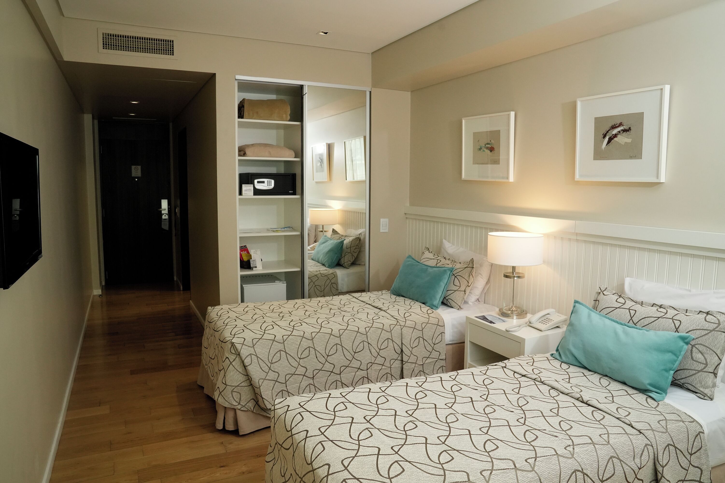 Junior Room | 1 bedroom, premium bedding, down comforters, pillowtop beds