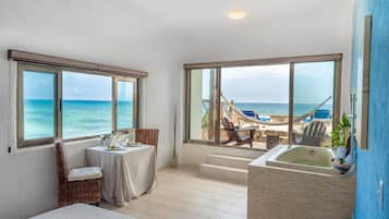Deluxe Studio Suite, Hot Tub, Beach View
