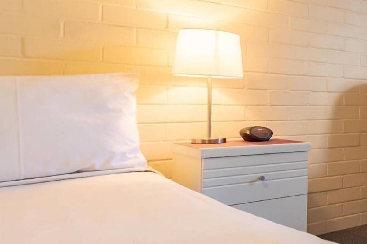 Minibar, in-room safe, desk, iron/ironing board