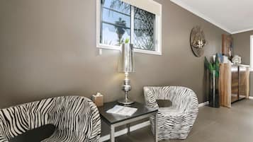 Coin salon dans le hall