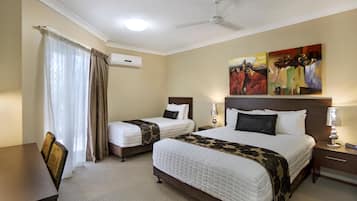 1 bedroom, premium bedding, pillow-top beds, minibar