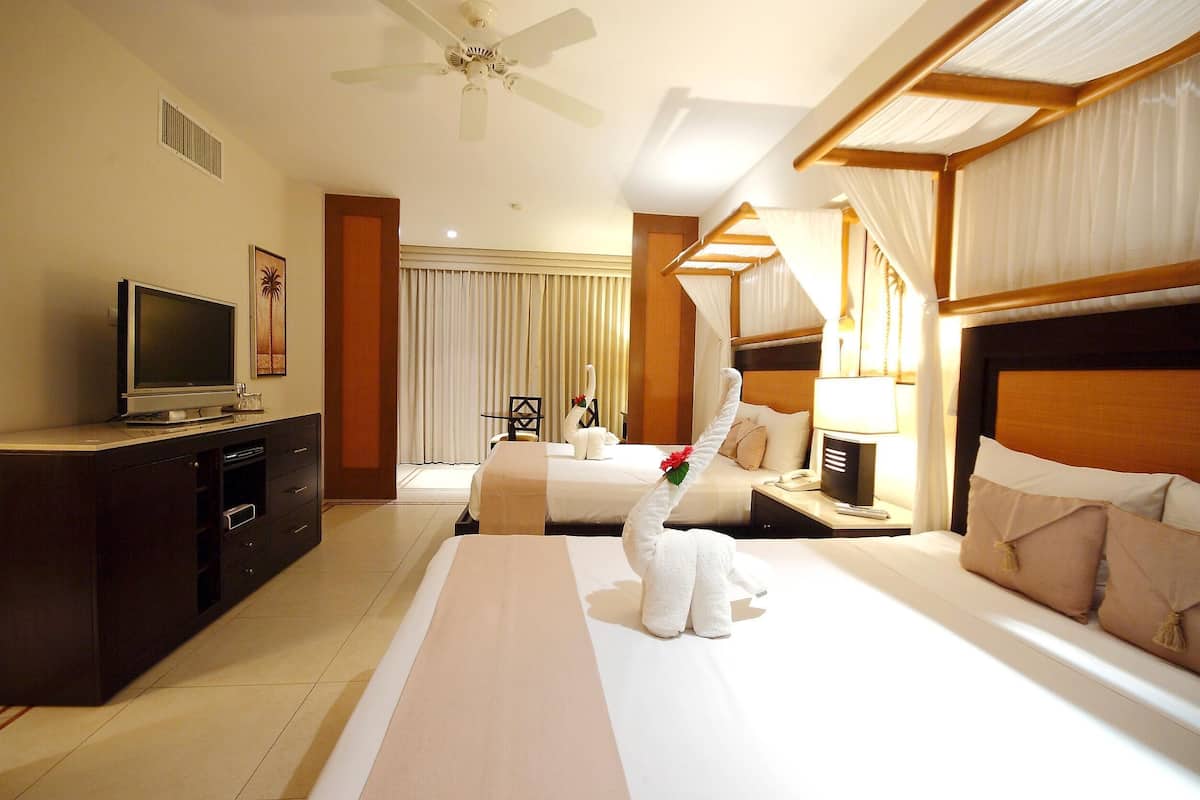 Minibar (free items), in-room safe, desk, iron/ironing board