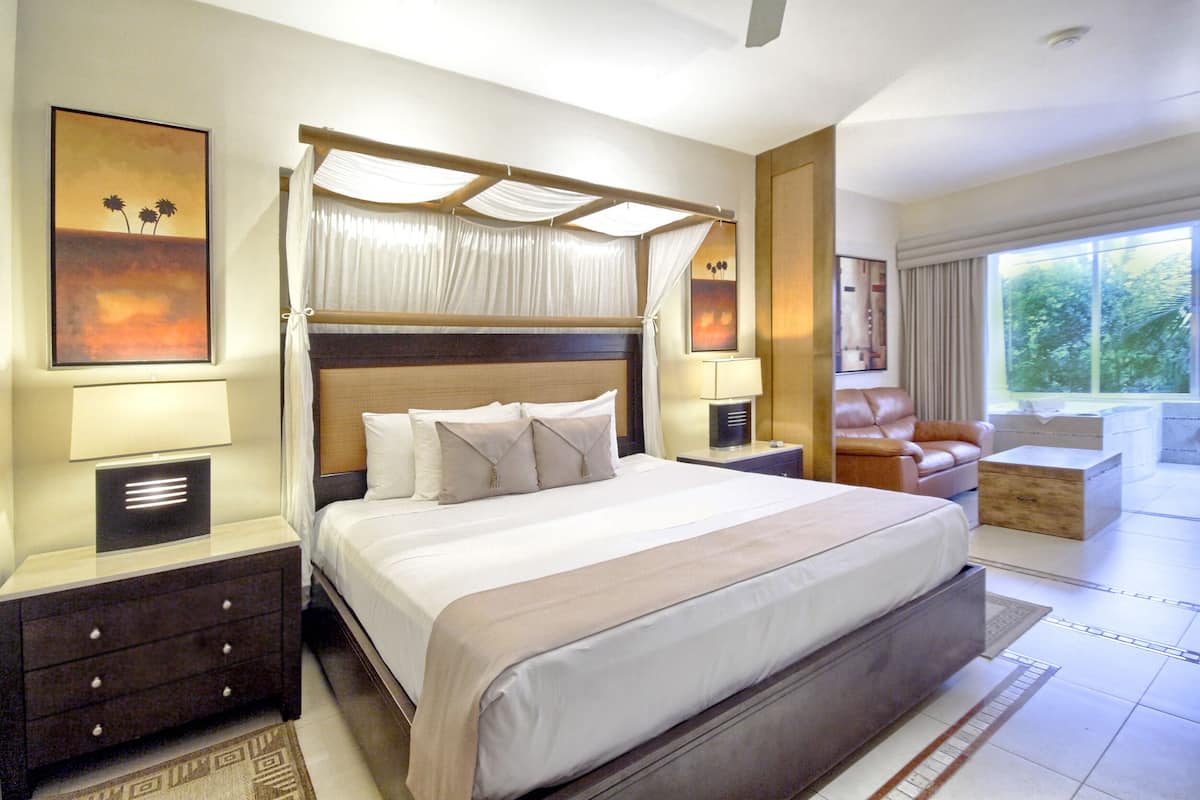 Minibar (free items), in-room safe, desk, iron/ironing board