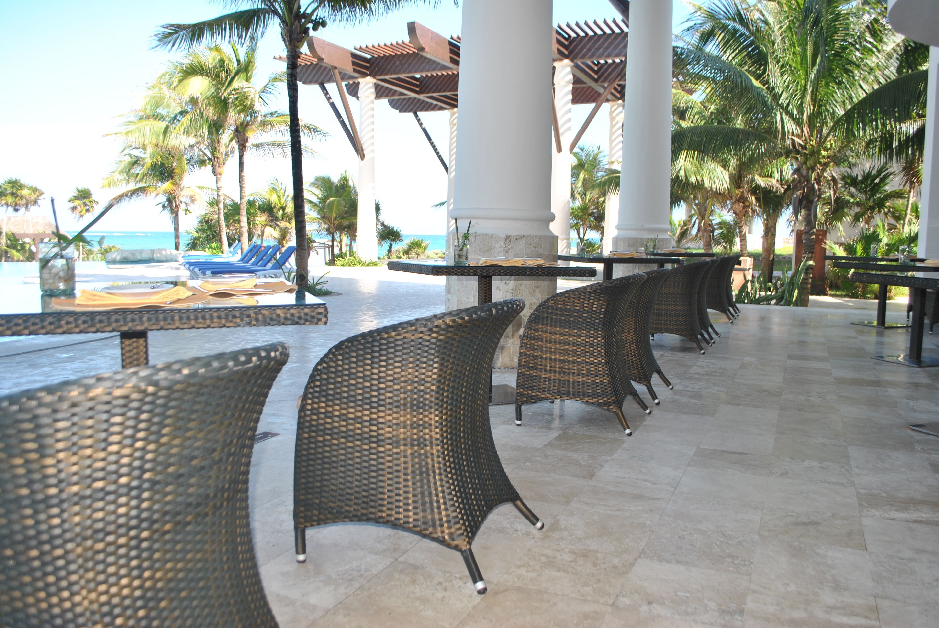 Breakfast, lunch served; international cuisine, pool views 