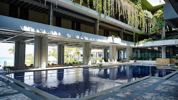 Outdoor pool, sun loungers