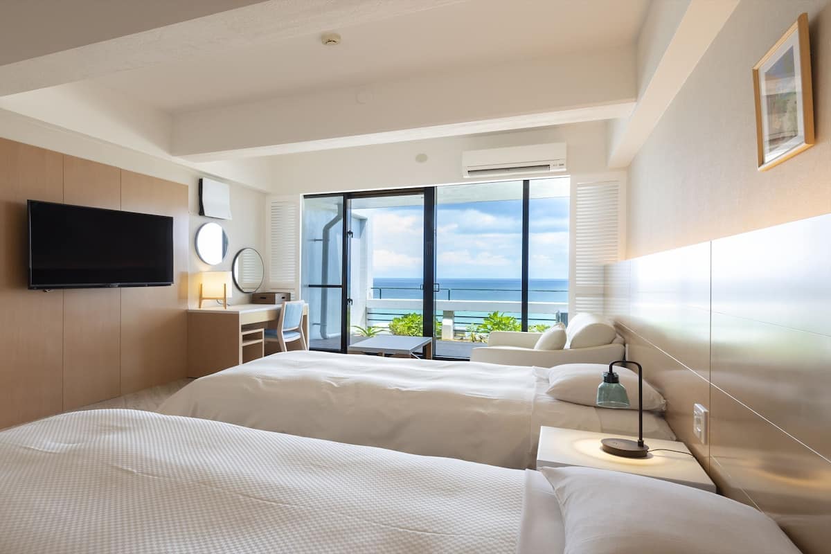 标准双床房, 海洋景观 (36 sqm) | 客房内保险箱、办公桌、遮光窗帘、免费 WiFi