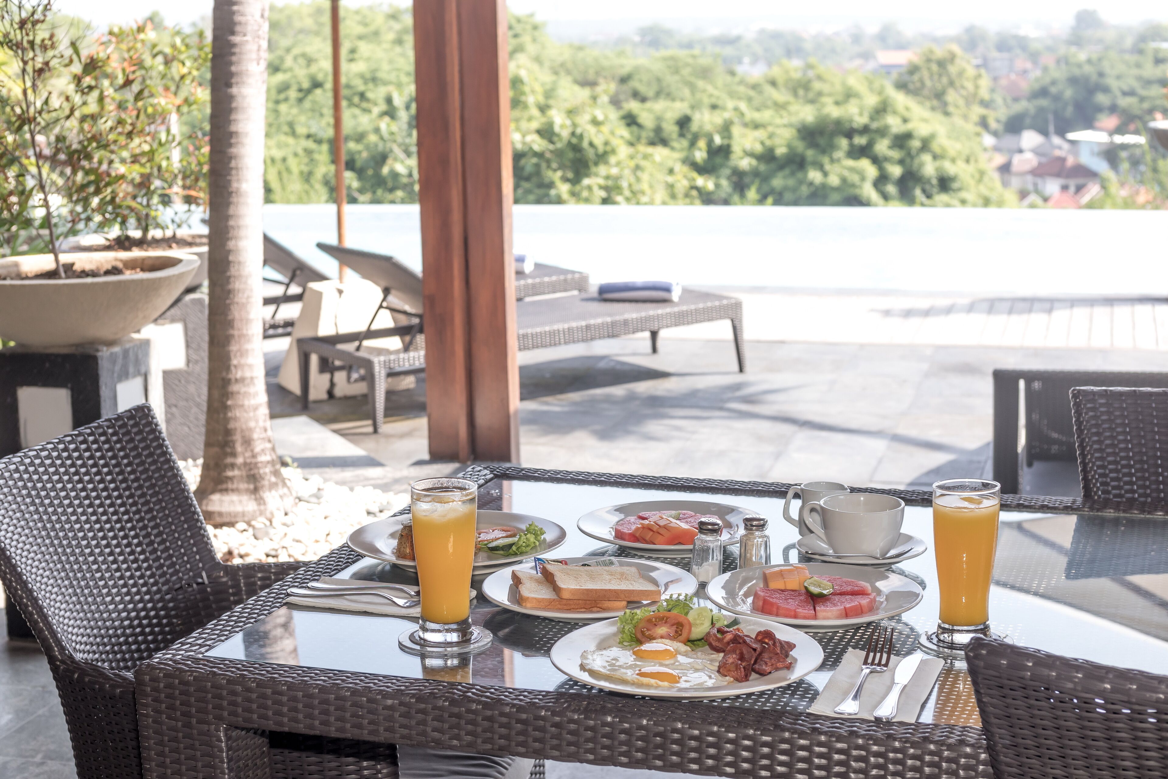 Café da manhã, almoço e jantar; culinária da Indonésia 