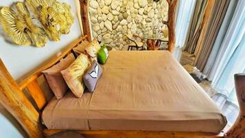 Villa Luxe, 2 chambres, piscine privée, en front de plage | Coffres-forts dans les chambres, fer et planche à repasser