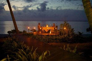 Vila superluxo, 2 quartos, piscina particular, de frente para a praia | 1 quarto, cofres nos quartos, ferros/tábuas de passar roupa