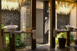 Bathroom - Aitutaki Escape (Aitutaki)