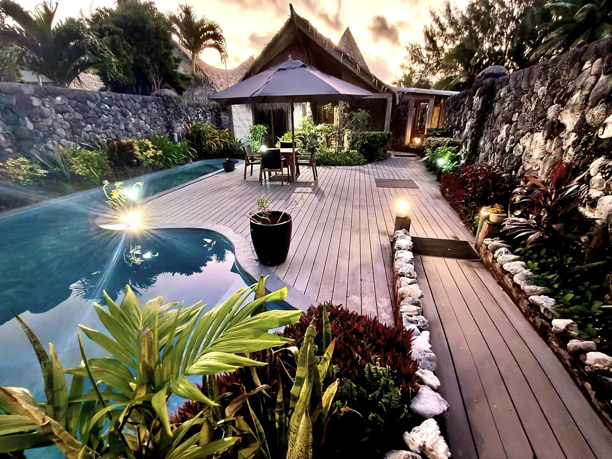 3 outdoor pools, pool umbrellas, pool loungers