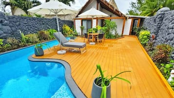 3 udendørs pools, parasoller, liggestole