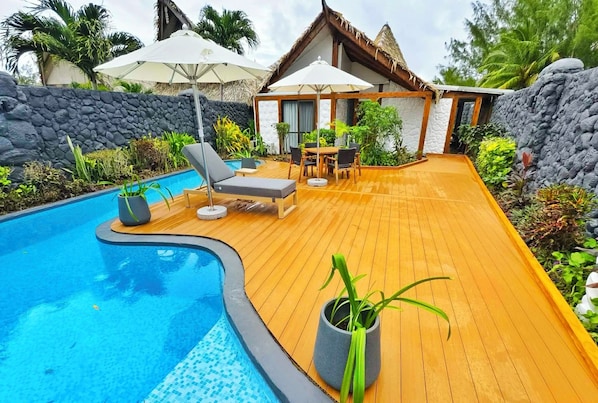 3 outdoor pools, pool umbrellas, pool loungers - Aitutaki Escape (Aitutaki)