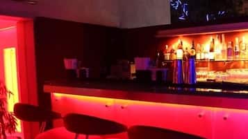 Serves dinner and happy hour