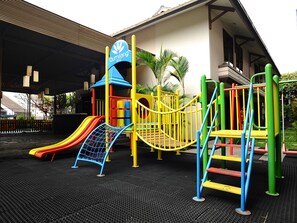 Children's play area - outdoor - Gumilang Regency Hotel By Gumilang Hospitality (Bandung)