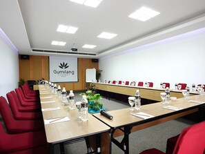 Meeting facility - Gumilang Regency Hotel By Gumilang Hospitality (Bandung)