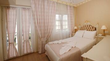 Minibar, Zimmersafe, schallisolierte Zimmer, Bügeleisen/Bügelbrett