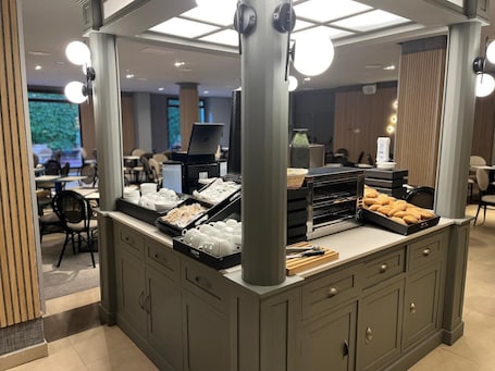 ๋งค์ผ ์ ๋ฝ์ ์์นจ ์์ฌ(1์ธ๋น EUR 5)