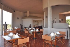 Dining - Ecoscience Center & Luxury Lodge (Makuyuni)