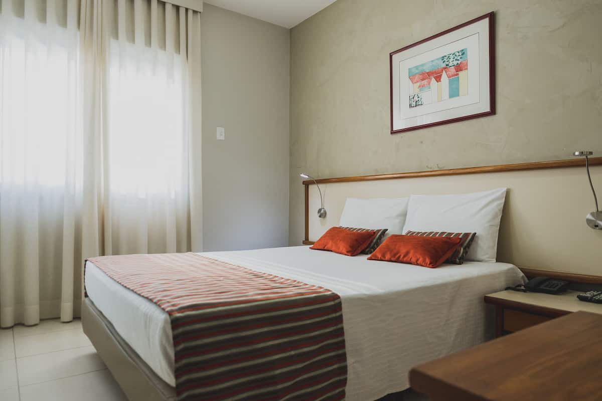 Apartemen Standar, 1 Tempat Tidur Queen | Minibar, brankas, meja kerja, dan kedap suara