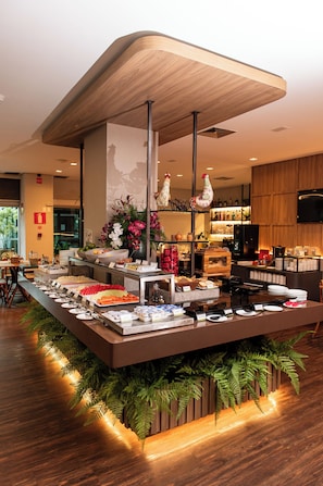 Free daily buffet breakfast