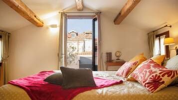 Chambre Double Deluxe, terrasse | 1 chambre, literie de qualité supérieure, couette en duvet d'oie