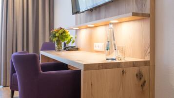 Classic-Doppelzimmer zur Einzelnutzung | Zimmersafe, Schreibtisch, Zustellbetten, kostenloses WLAN