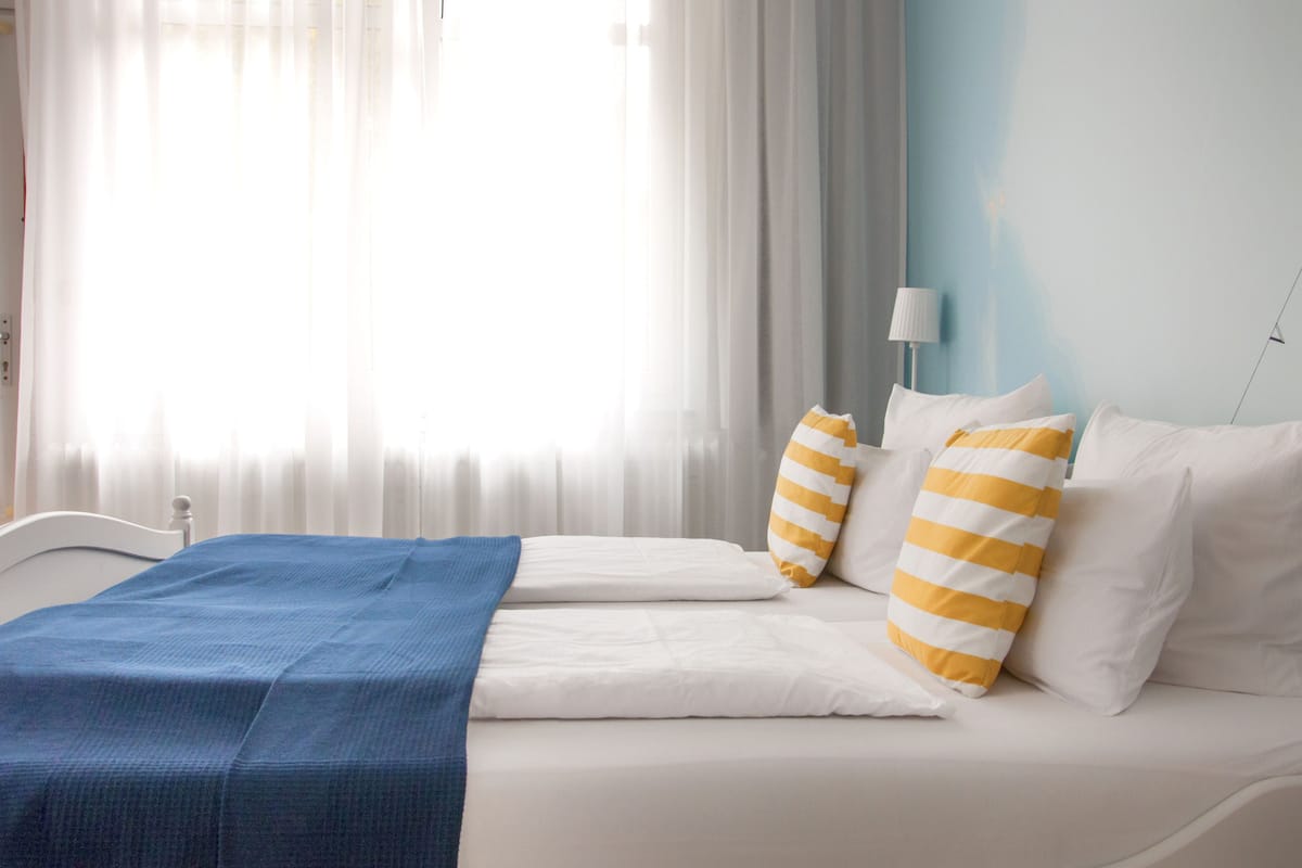 Kamar Double Basic | Seprai premium, Wi-Fi gratis, dan seprai linen