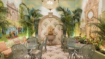 Lobby lounge