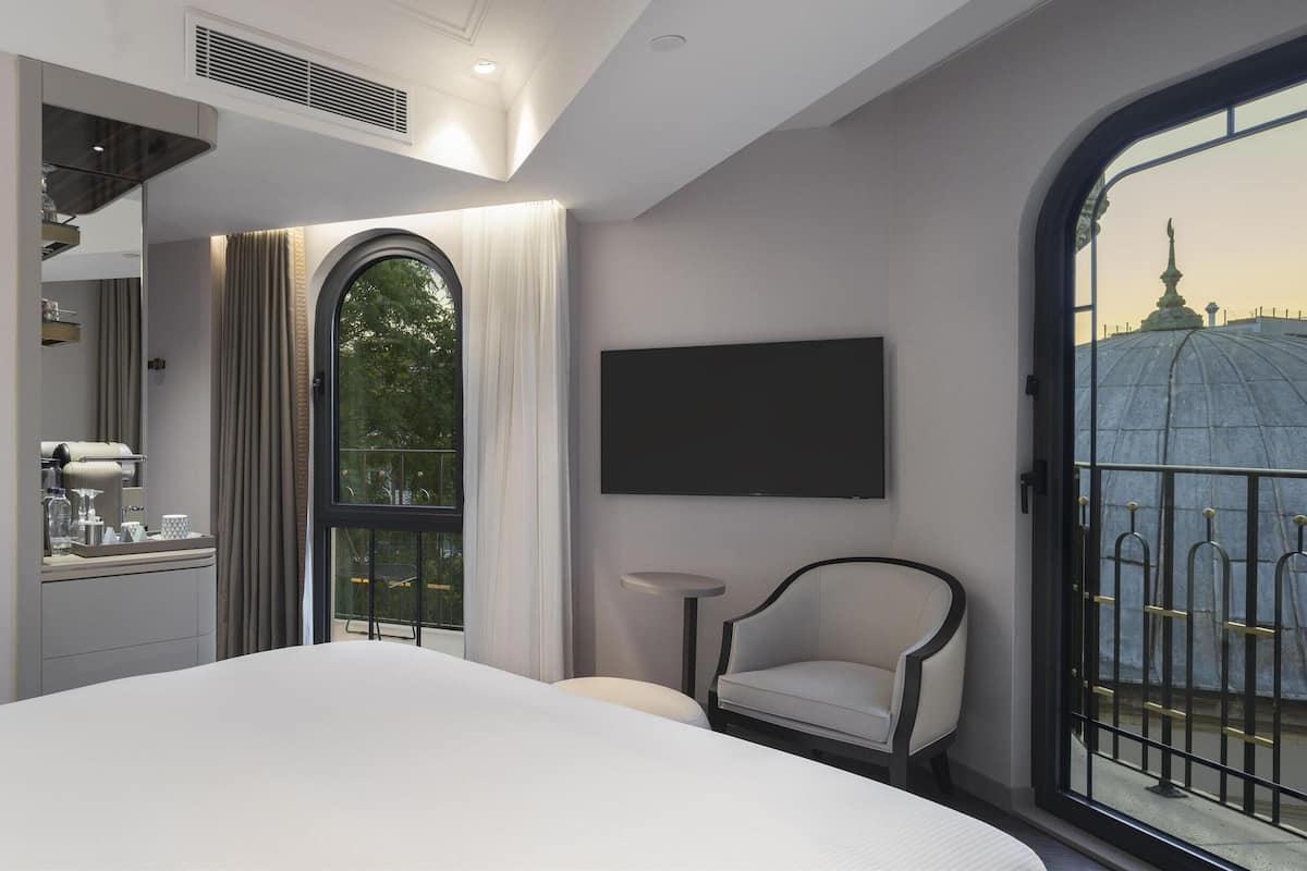 Minibar, in-room safe, blackout curtains, soundproofing
