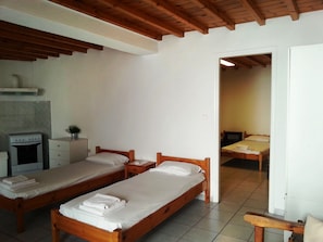 Free cribs/infant beds, free WiFi - White Myth (Mykonos)