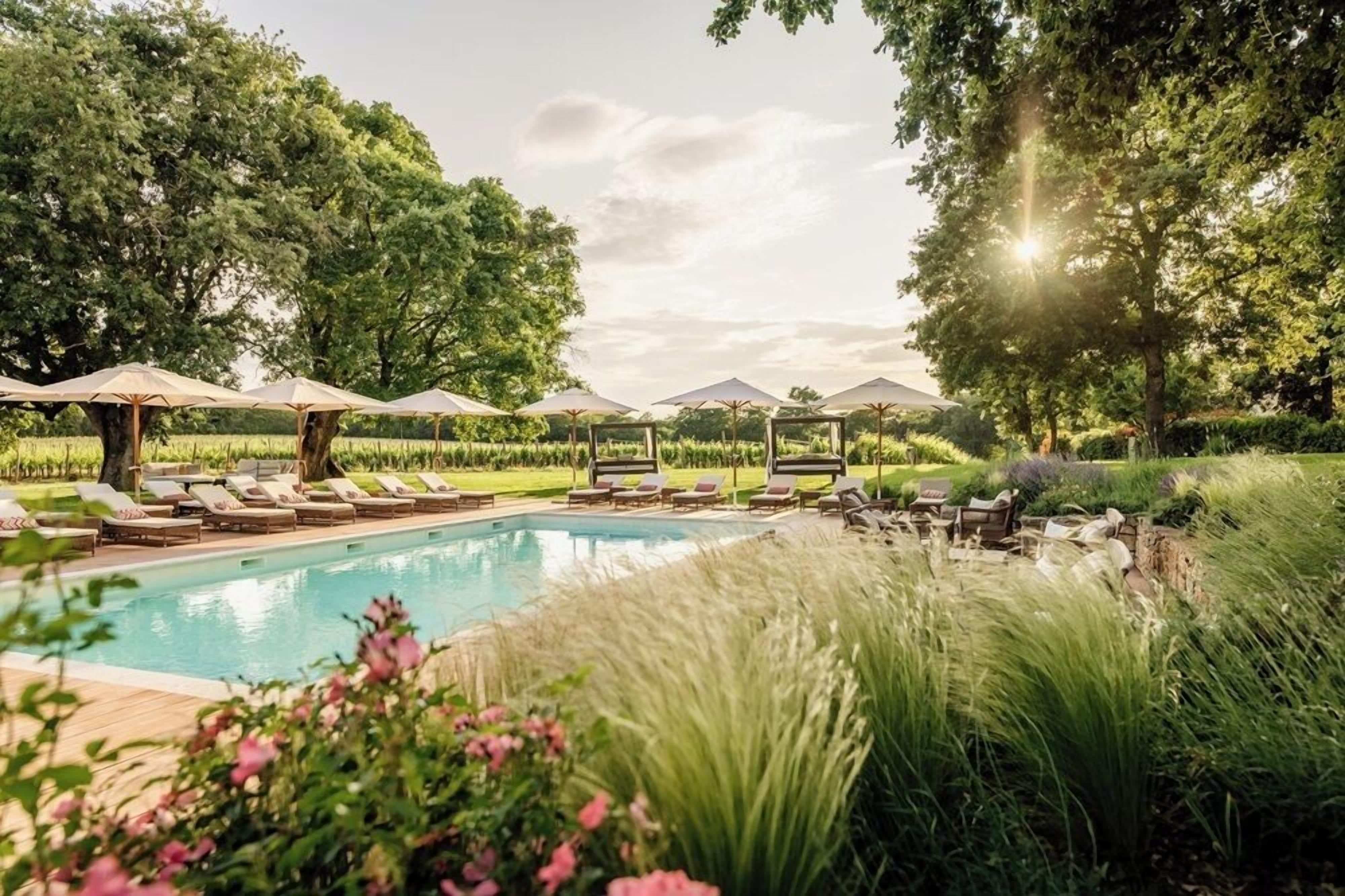 Indoor pool, 2 outdoor pools, pool umbrellas, pool loungers