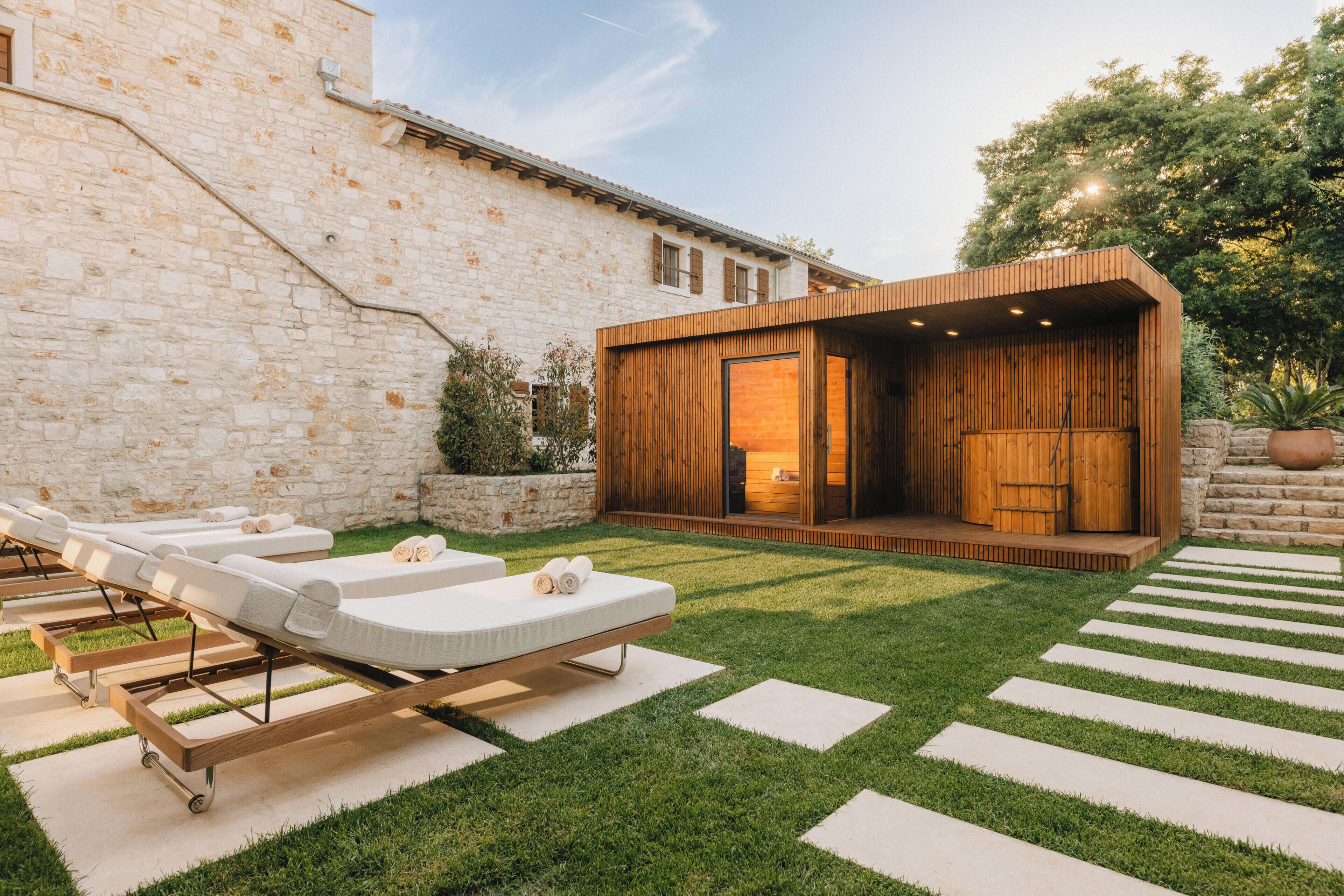 Soins corporels, massages aux pierres chaudes, massages thaïs