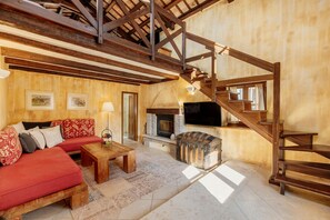 Vintage Room | Área de sala de estar | Televisión LCD de 125 cm con canales vía satélite 