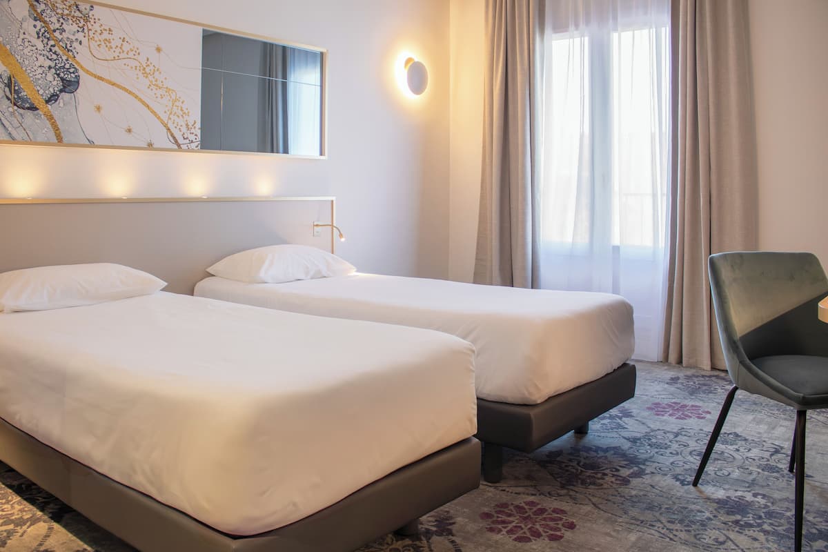 Tomannsrom | Skrivebord, lydisolert, strykejern/-brett og wi-fi (inkludert)