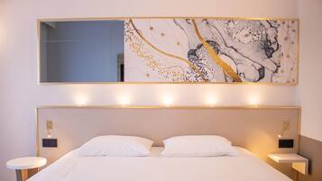 Family Room | Desk, soundproofing, iron/ironing board, free WiFi