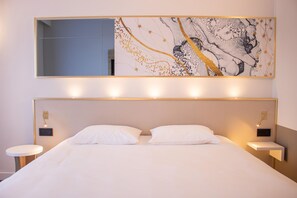 Habitación familiar | Escritorio, insonorización, tabla de planchar con plancha y wifi gratis 