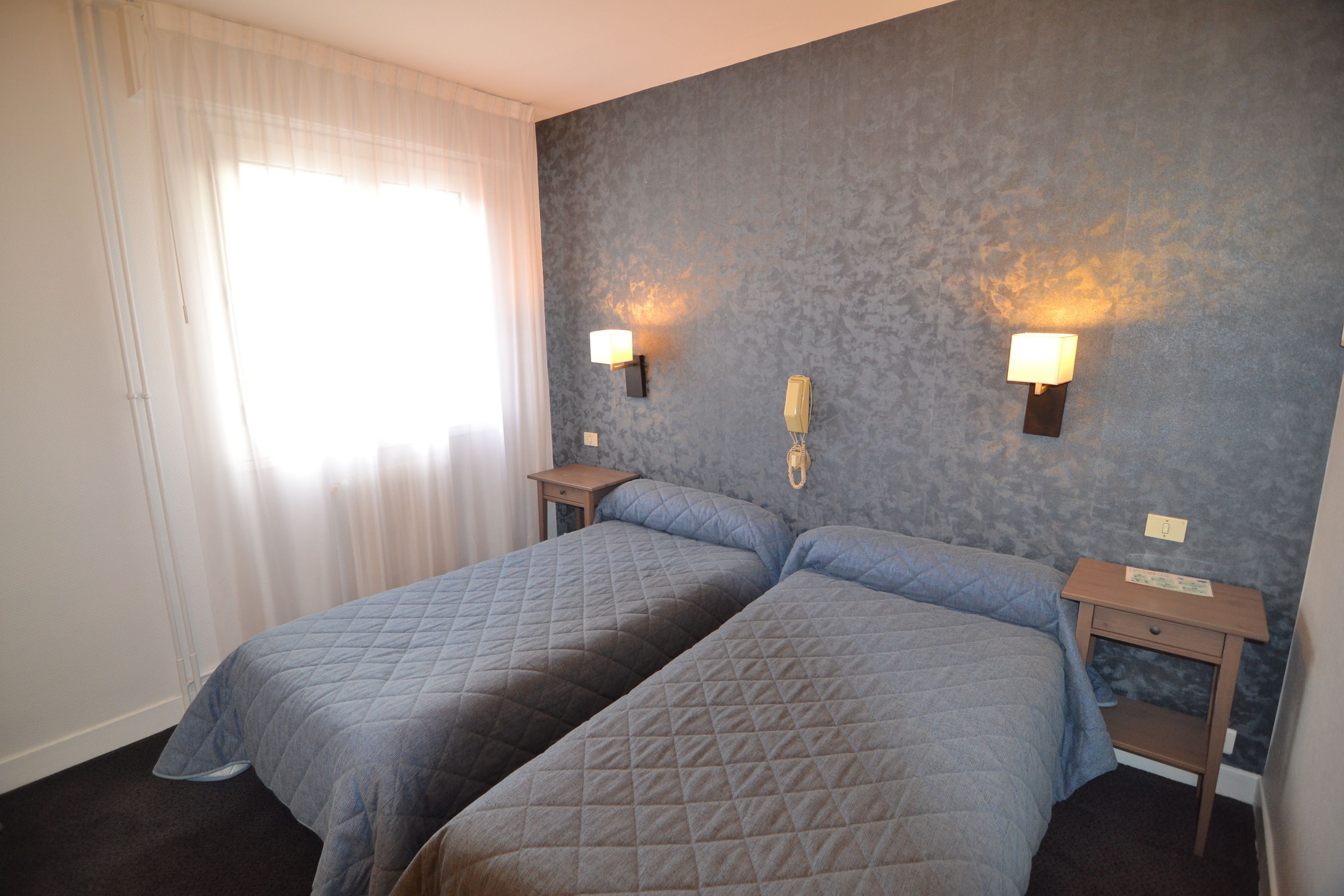 desk, soundproofing, iron/ironing board, free wifi