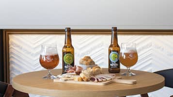 58-cm-LED-Fernseher mit Premium-TV-Sendern, Fernseher