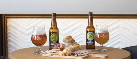 Télévision LED de 58 cm avec chaînes thématiques, télévision