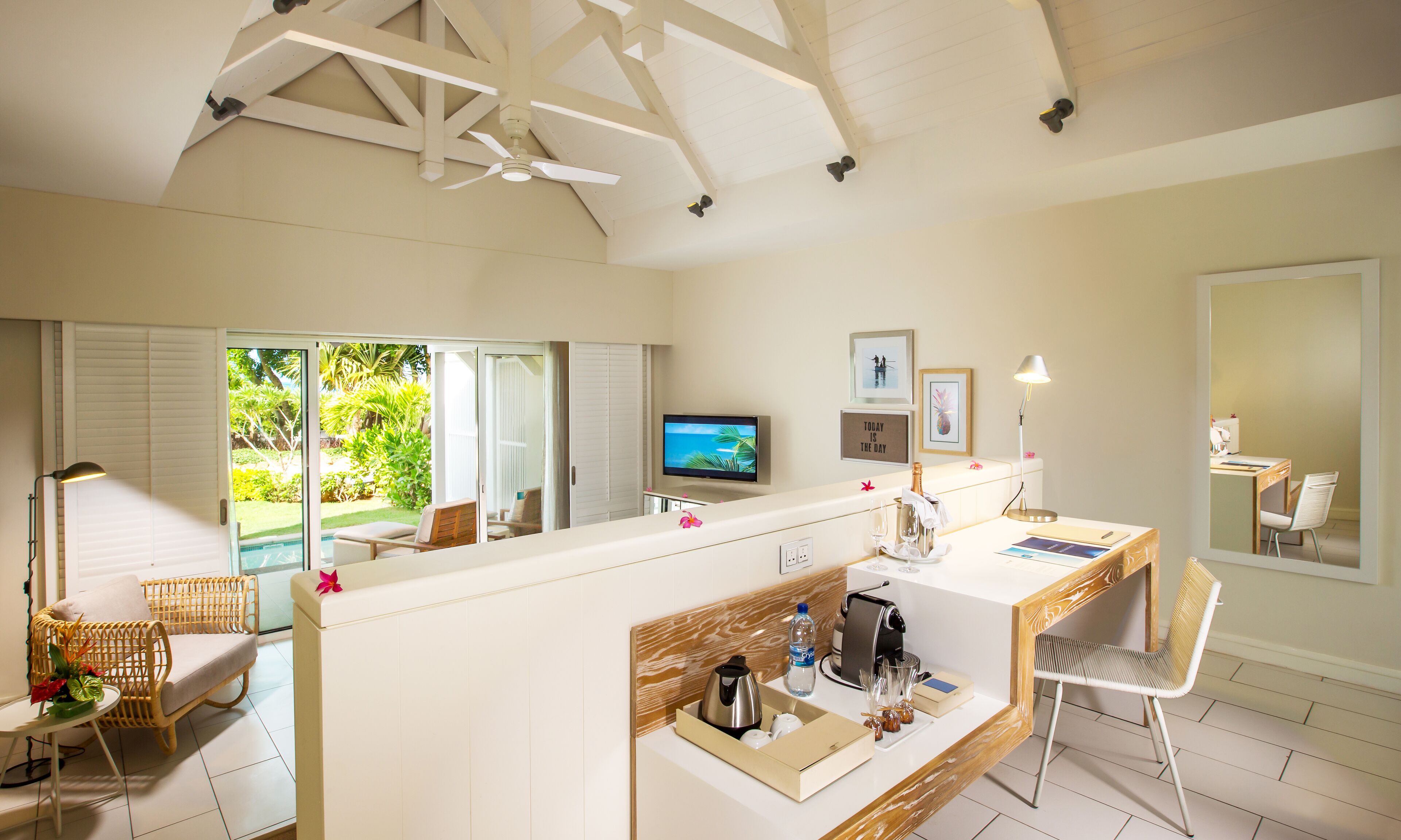 minibar, in-room safe, desk, laptop workspace