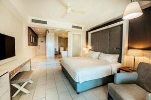 Minibar, in-room safe, desk, laptop workspace - Radisson Blu Azuri Resort & Spa (Roches Noires)