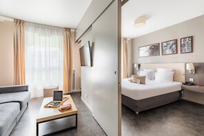 One Bedroom Apartment | Desk, soundproofing, iron/ironing board, free WiFi