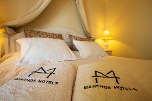 Suite executiva, balcó, vistes a la muntanya | Equipament de l'habitació