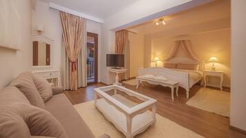 Executive Suite, Balcony, Mountain View | 1 bedroom, in-room safe, desk, laptop workspace